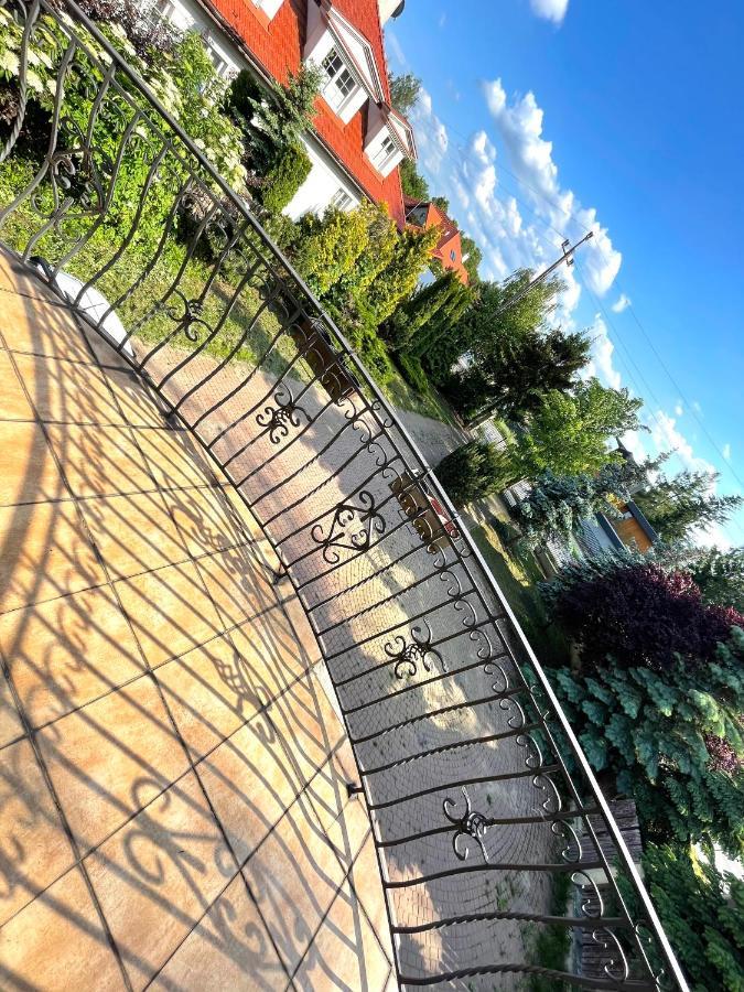 Domowe Pokoje Wilanow Varsóvia Exterior foto